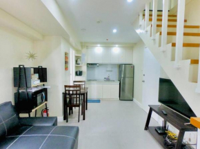City View 2BR Loft at Fort Victoria BGC FREE WIFI & Netflix